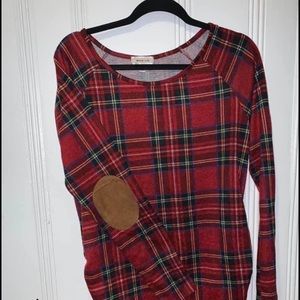 Scoop Neck/Hem Plaid Top